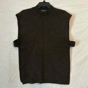 Grade & Gather Sleeveless Mockneck Split Hem